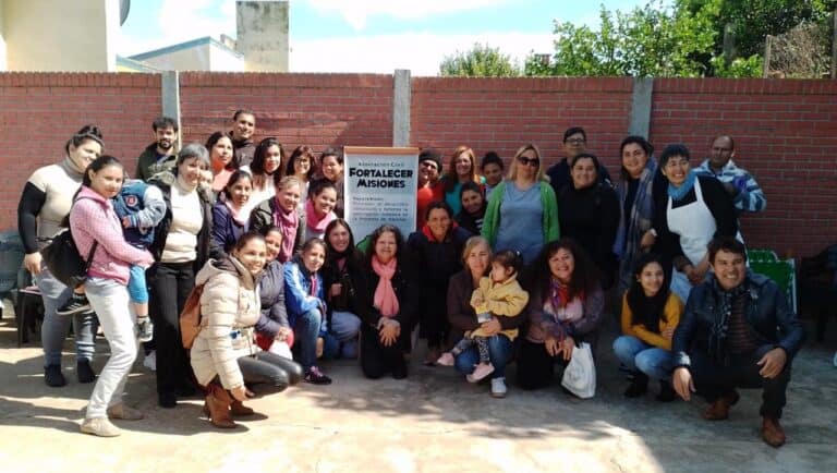 Entregan microcréditos a emprendedores de Misiones